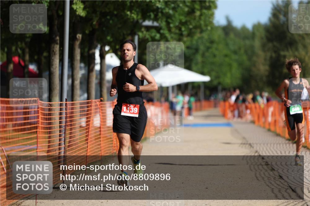 07.09.2025 - 19. Norderstedt Triathlon Michael Strokosch http://msf.ph/oto/8809896 07.09.2025 10:38:50 Laufen 646, 1131, 1139 meine-sportfotos.de