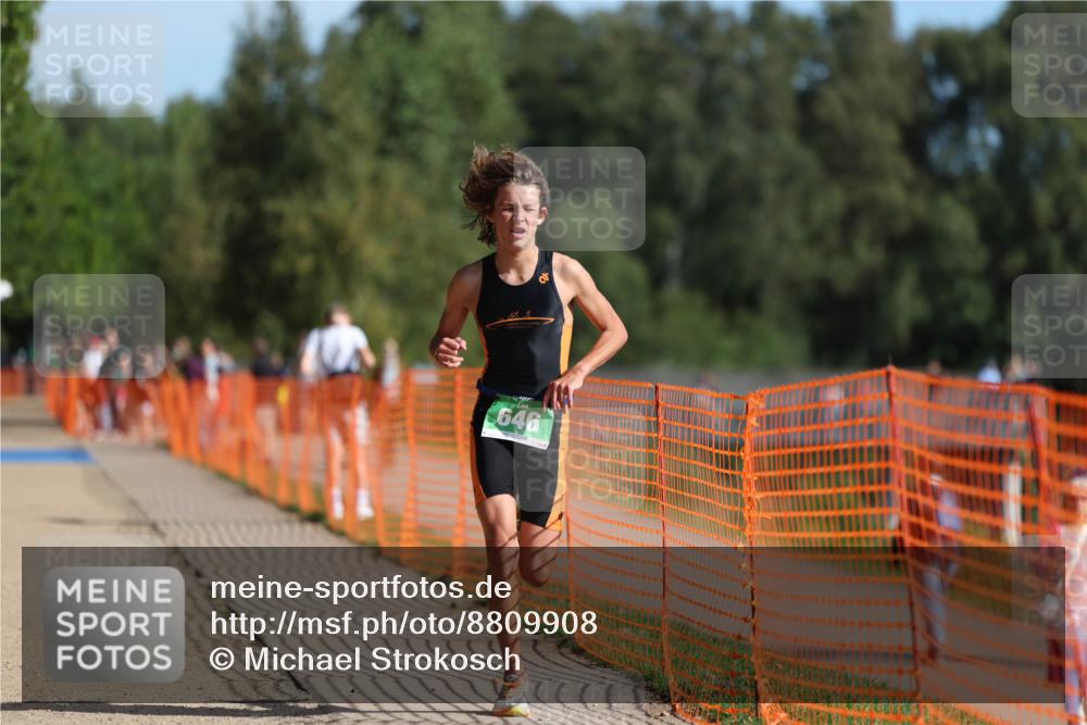 07.09.2025 - 19. Norderstedt Triathlon Michael Strokosch http://msf.ph/oto/8809908 07.09.2025 10:38:52 Laufen 646, 1139 meine-sportfotos.de