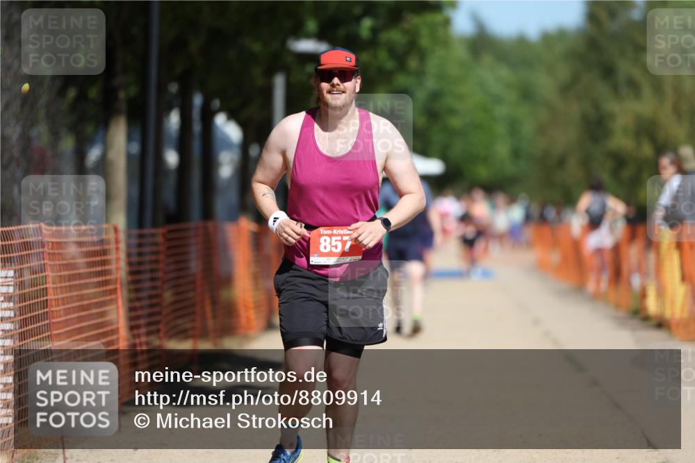 07.09.2025 - 19. Norderstedt Triathlon Michael Strokosch http://msf.ph/oto/8809914 07.09.2025 12:47:41 Laufen 857 meine-sportfotos.de