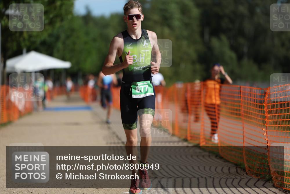 07.09.2025 - 19. Norderstedt Triathlon Michael Strokosch http://msf.ph/oto/8809949 07.09.2025 10:39:35 Laufen 654, 677 meine-sportfotos.de