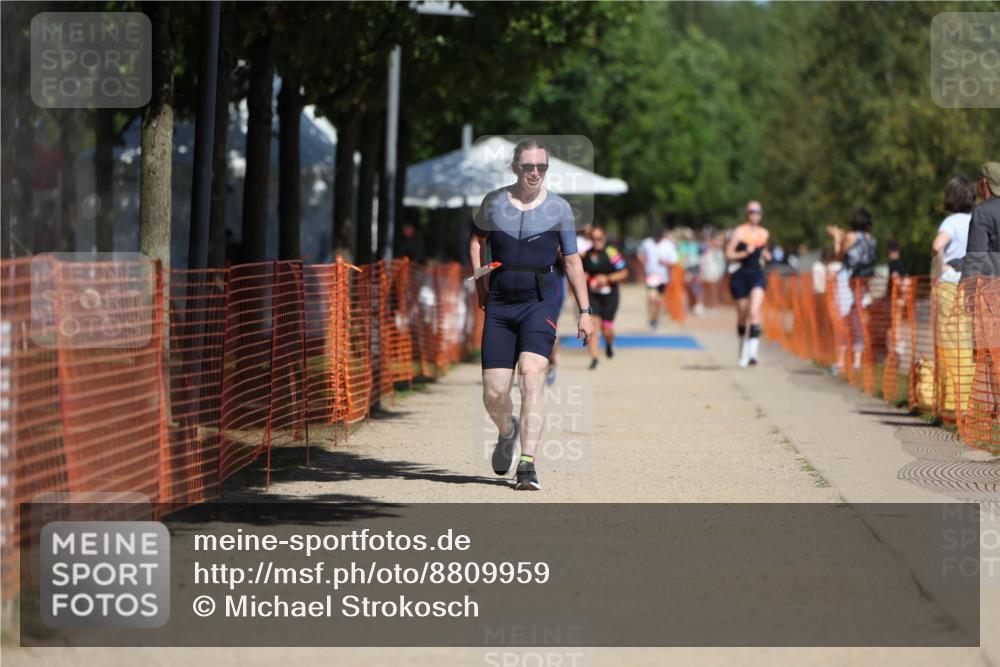 07.09.2025 - 19. Norderstedt Triathlon Michael Strokosch http://msf.ph/oto/8809959 07.09.2025 12:47:46 Laufen 210, 857 meine-sportfotos.de