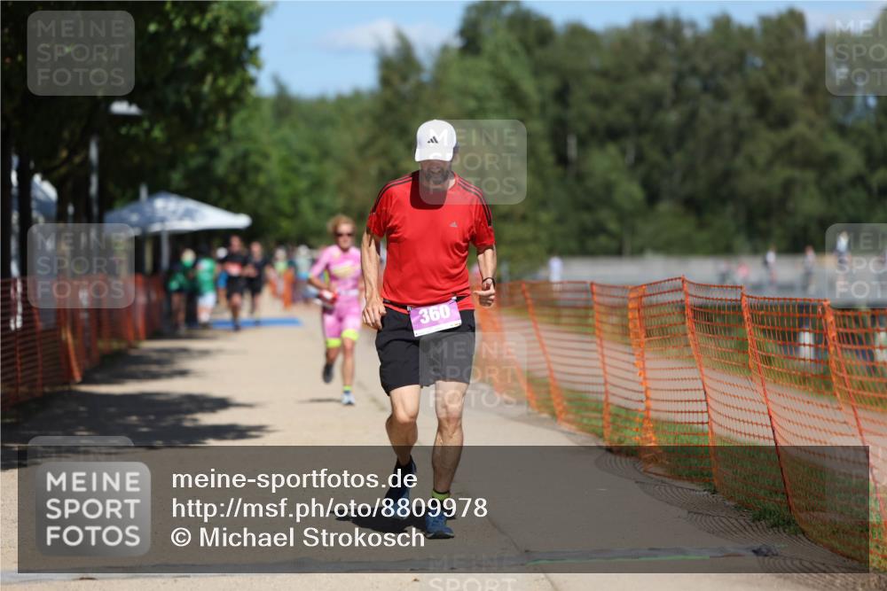 07.09.2025 - 19. Norderstedt Triathlon Michael Strokosch http://msf.ph/oto/8809978 07.09.2025 13:25:15 Laufen 235, 342, 360, 755 meine-sportfotos.de