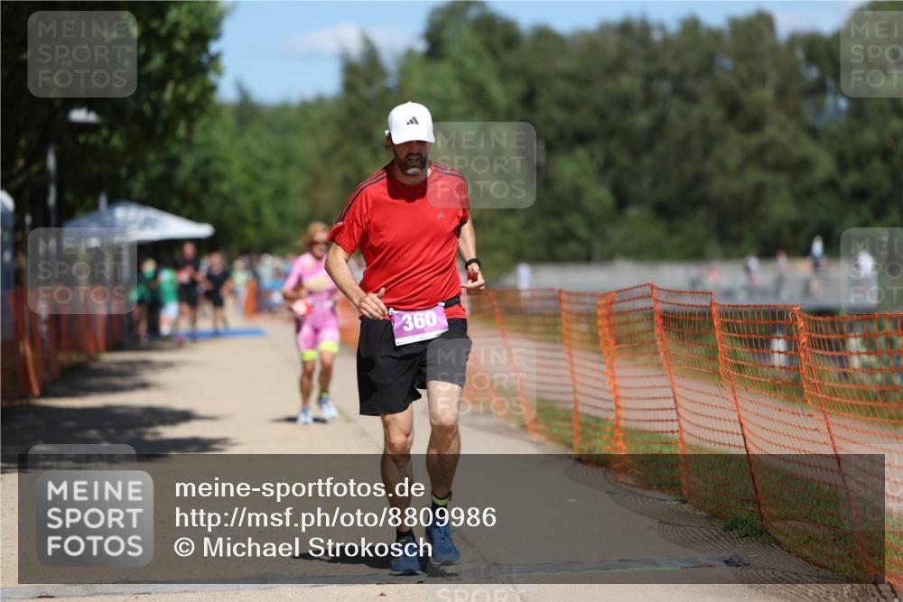 07.09.2025 - 19. Norderstedt Triathlon Michael Strokosch http://msf.ph/oto/8809986 07.09.2025 13:25:15 Laufen 235, 342, 360, 755 meine-sportfotos.de