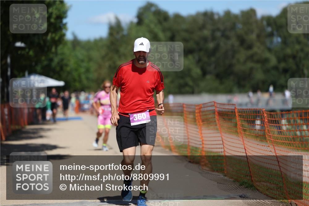07.09.2025 - 19. Norderstedt Triathlon Michael Strokosch http://msf.ph/oto/8809991 07.09.2025 13:25:16 Laufen 235, 342, 360 meine-sportfotos.de