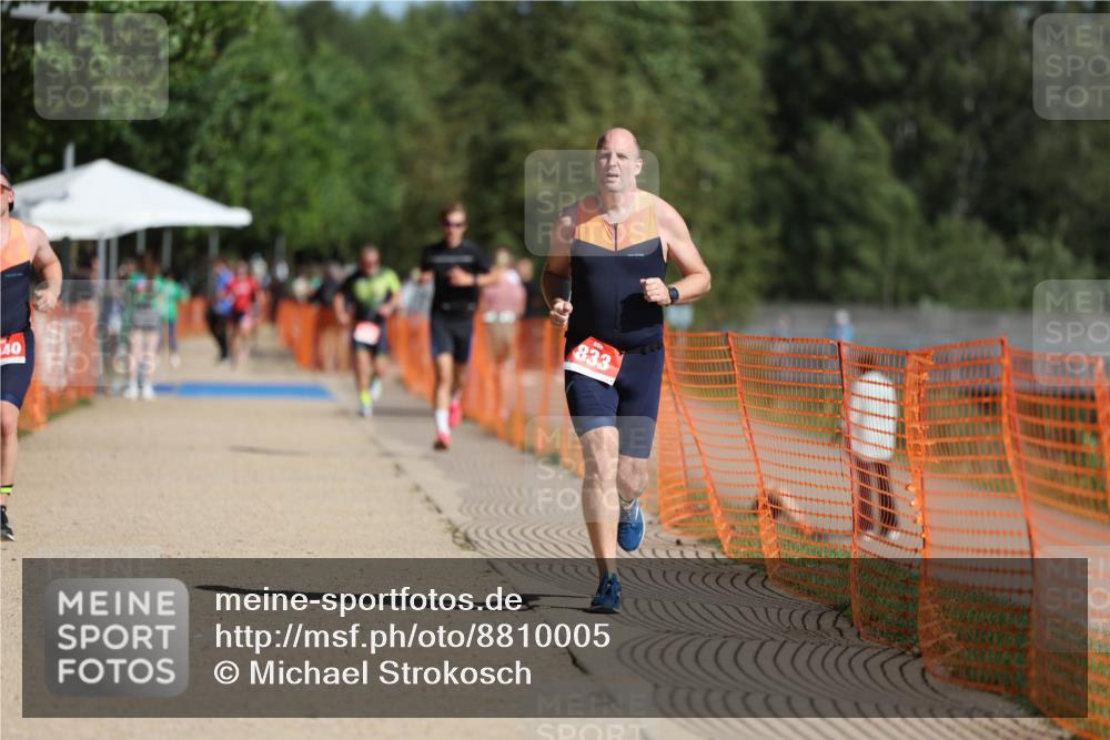 07.09.2025 - 19. Norderstedt Triathlon Michael Strokosch http://msf.ph/oto/8810005 07.09.2025 11:38:48 Laufen 833, 1184, 1199, 1340 meine-sportfotos.de