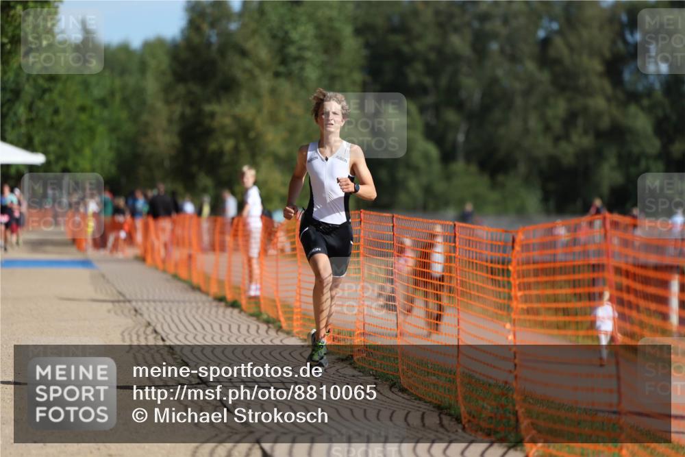 07.09.2025 - 19. Norderstedt Triathlon Michael Strokosch http://msf.ph/oto/8810065 07.09.2025 10:39:54 Laufen 675 meine-sportfotos.de