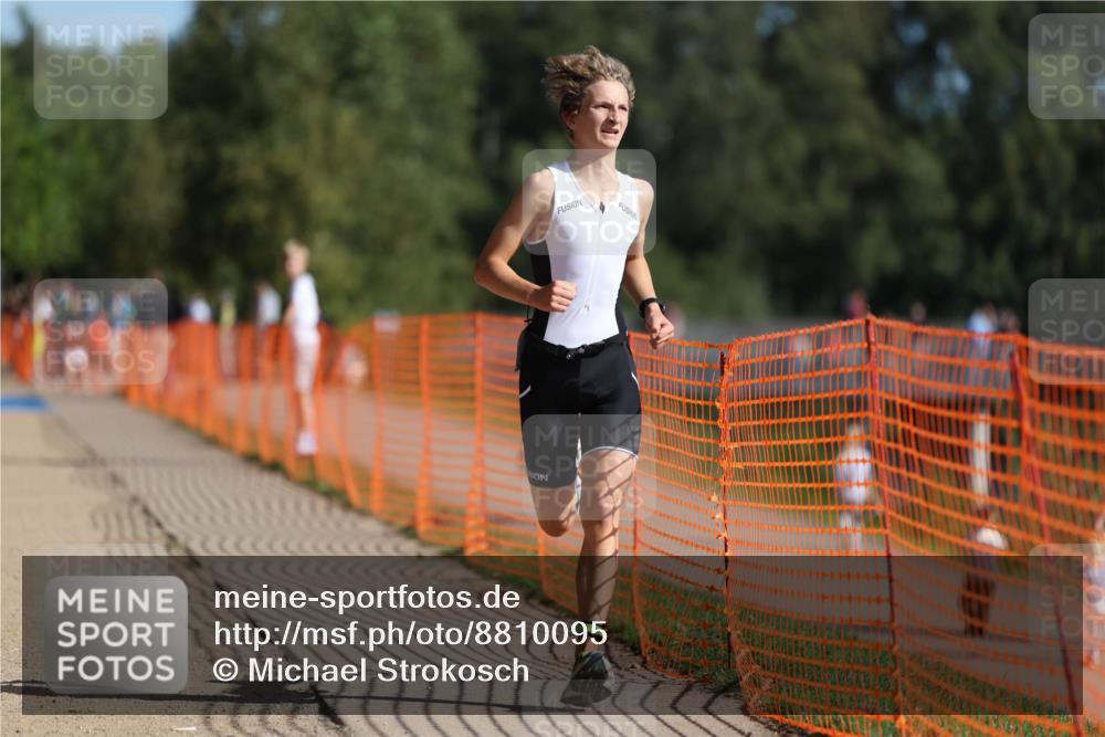 07.09.2025 - 19. Norderstedt Triathlon Michael Strokosch http://msf.ph/oto/8810095 07.09.2025 10:39:55 Laufen 675 meine-sportfotos.de
