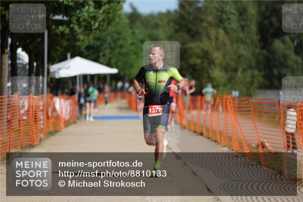 07.09.2025 - 19. Norderstedt Triathlon Michael Strokosch http://msf.ph/oto/8810133 07.09.2025 11:39:01 Laufen 1377 meine-sportfotos.de