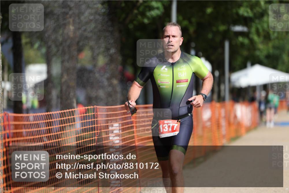 07.09.2025 - 19. Norderstedt Triathlon Michael Strokosch http://msf.ph/oto/8810172 07.09.2025 11:39:03 Laufen 231, 1377 meine-sportfotos.de