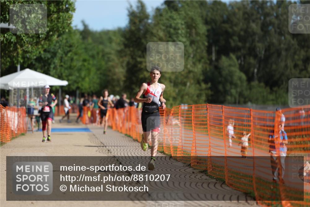 07.09.2025 - 19. Norderstedt Triathlon Michael Strokosch http://msf.ph/oto/8810207 07.09.2025 10:40:12 Laufen 664, 1127 meine-sportfotos.de