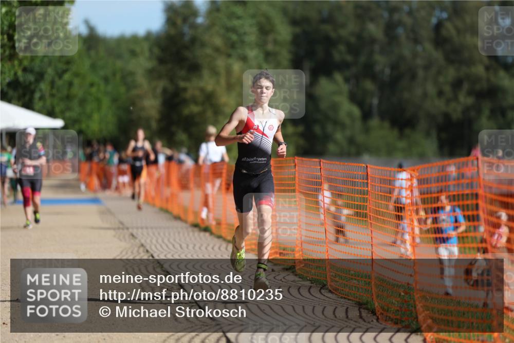 07.09.2025 - 19. Norderstedt Triathlon Michael Strokosch http://msf.ph/oto/8810235 07.09.2025 10:40:14 Laufen 664, 1127 meine-sportfotos.de