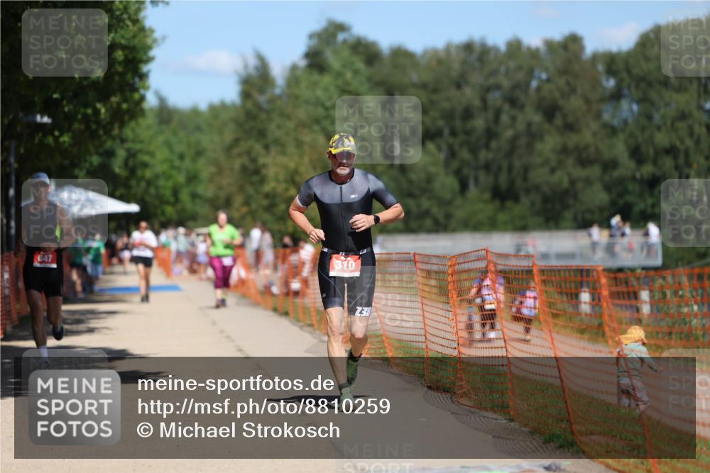07.09.2025 - 19. Norderstedt Triathlon Michael Strokosch http://msf.ph/oto/8810259 07.09.2025 13:26:02 Laufen 247, 310, 847 meine-sportfotos.de