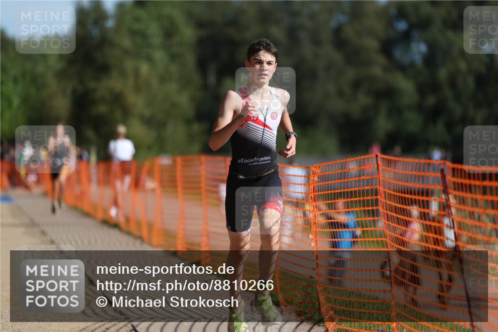 07.09.2025 - 19. Norderstedt Triathlon Michael Strokosch http://msf.ph/oto/8810266 07.09.2025 10:40:15 Laufen 664, 1127 meine-sportfotos.de