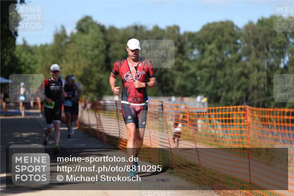07.09.2025 - 19. Norderstedt Triathlon Michael Strokosch http://msf.ph/oto/8810295 07.09.2025 15:17:54 Laufen 422, 896, 960, 970 meine-sportfotos.de