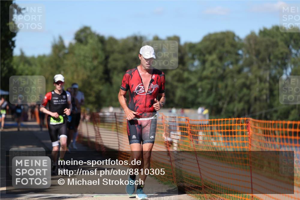07.09.2025 - 19. Norderstedt Triathlon Michael Strokosch http://msf.ph/oto/8810305 07.09.2025 15:17:55 Laufen 422, 896, 960, 970, 1478 meine-sportfotos.de