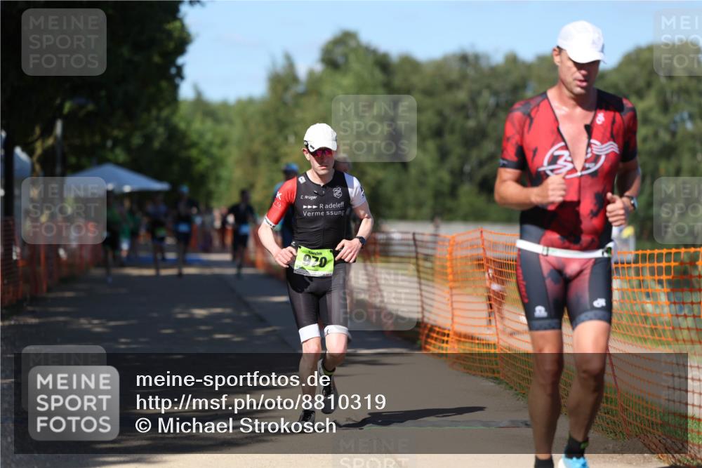 07.09.2025 - 19. Norderstedt Triathlon Michael Strokosch http://msf.ph/oto/8810319 07.09.2025 15:17:56 Laufen 422, 896, 960, 970, 1478 meine-sportfotos.de