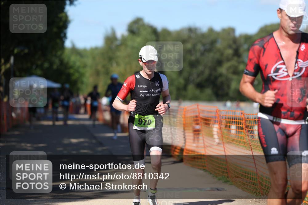 07.09.2025 - 19. Norderstedt Triathlon Michael Strokosch http://msf.ph/oto/8810342 07.09.2025 15:17:56 Laufen 422, 896, 960, 970, 1478 meine-sportfotos.de