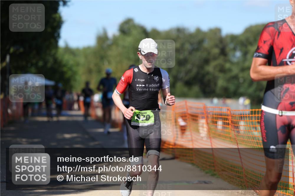07.09.2025 - 19. Norderstedt Triathlon Michael Strokosch http://msf.ph/oto/8810344 07.09.2025 15:17:57 Laufen 422, 896, 960, 970, 1478 meine-sportfotos.de