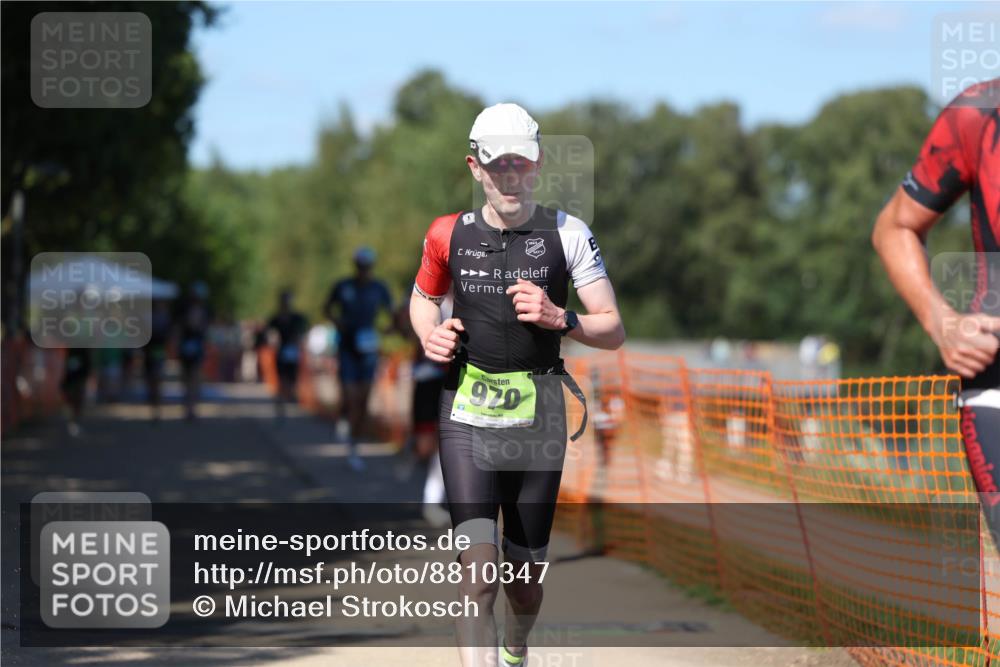 07.09.2025 - 19. Norderstedt Triathlon Michael Strokosch http://msf.ph/oto/8810347 07.09.2025 15:17:57 Laufen 422, 896, 960, 970, 1478 meine-sportfotos.de