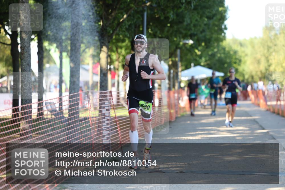 07.09.2025 - 19. Norderstedt Triathlon Michael Strokosch http://msf.ph/oto/8810354 07.09.2025 16:15:24 Laufen 550, 1430 meine-sportfotos.de