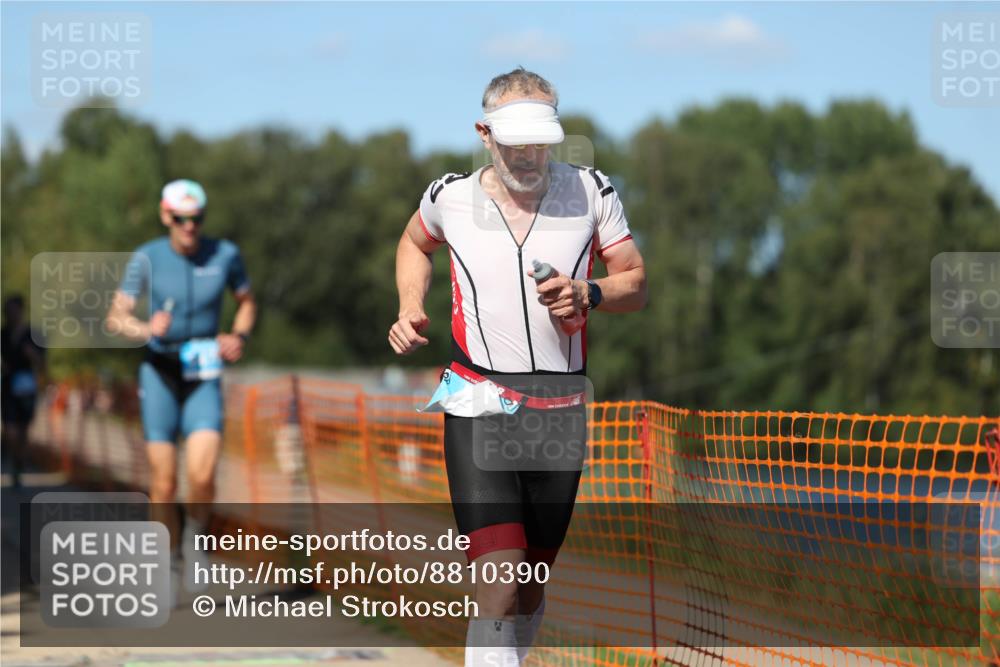 07.09.2025 - 19. Norderstedt Triathlon Michael Strokosch http://msf.ph/oto/8810390 07.09.2025 15:18:01 Laufen 398, 422, 896, 970, 990, 1478 meine-sportfotos.de