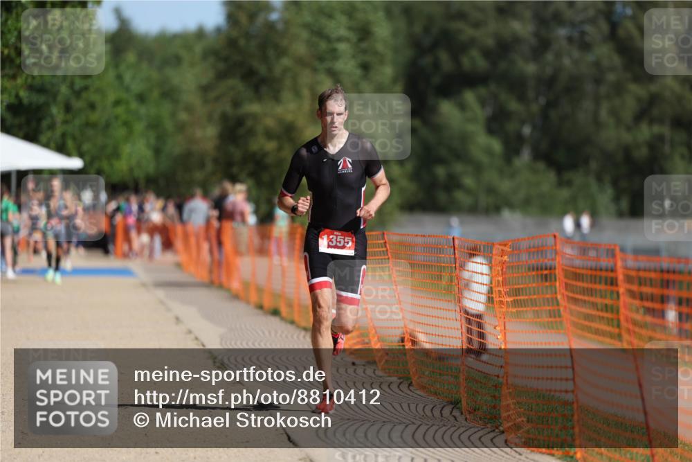 07.09.2025 - 19. Norderstedt Triathlon Michael Strokosch http://msf.ph/oto/8810412 07.09.2025 11:39:18 Laufen 1355 meine-sportfotos.de