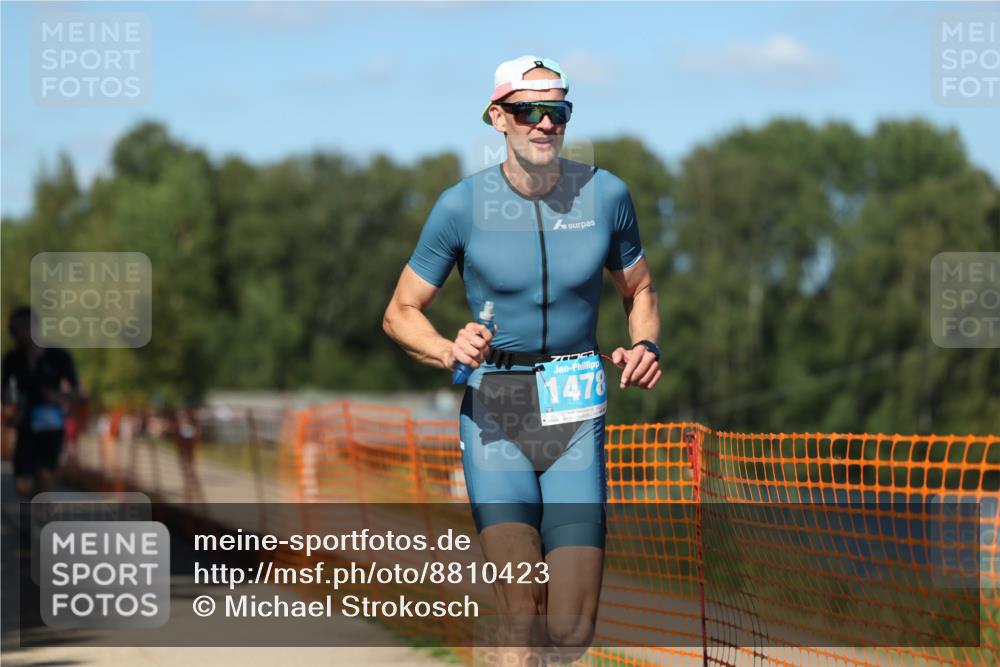 07.09.2025 - 19. Norderstedt Triathlon Michael Strokosch http://msf.ph/oto/8810423 07.09.2025 15:18:03 Laufen 398, 422, 896, 990, 1478 meine-sportfotos.de