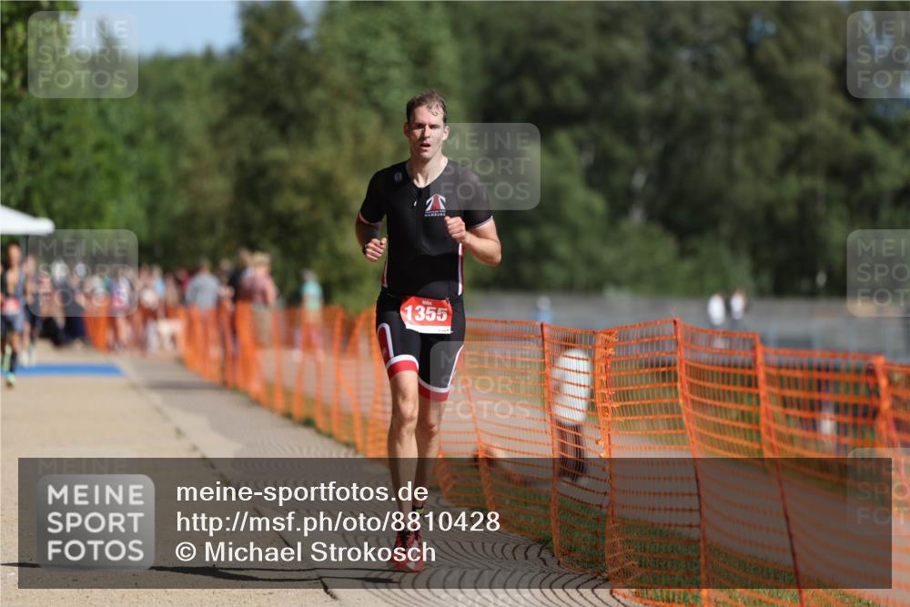07.09.2025 - 19. Norderstedt Triathlon Michael Strokosch http://msf.ph/oto/8810428 07.09.2025 11:39:19 Laufen 1355 meine-sportfotos.de