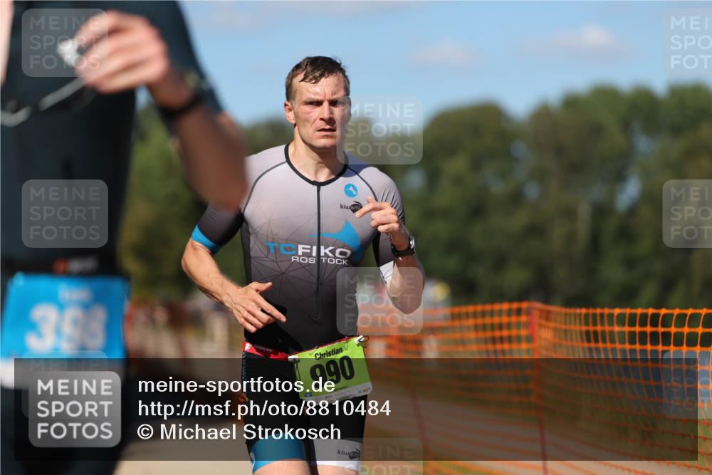 07.09.2025 - 19. Norderstedt Triathlon Michael Strokosch http://msf.ph/oto/8810484 07.09.2025 15:18:09 Laufen 398, 990 meine-sportfotos.de