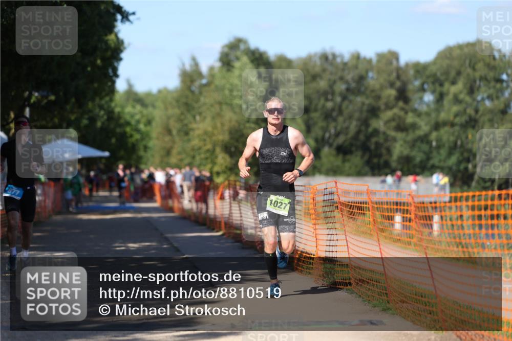 07.09.2025 - 19. Norderstedt Triathlon Michael Strokosch http://msf.ph/oto/8810519 07.09.2025 15:18:23 Laufen 877, 991, 1027, 1505 meine-sportfotos.de