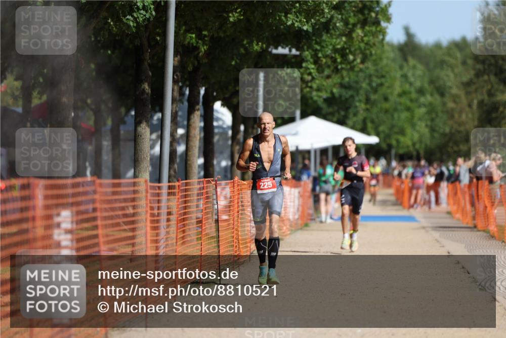 07.09.2025 - 19. Norderstedt Triathlon Michael Strokosch http://msf.ph/oto/8810521 07.09.2025 11:39:28 Laufen 225, 1156 meine-sportfotos.de