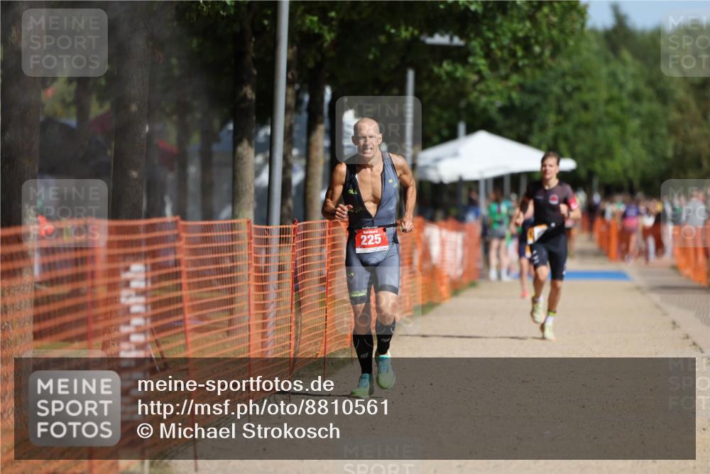07.09.2025 - 19. Norderstedt Triathlon Michael Strokosch http://msf.ph/oto/8810561 07.09.2025 11:39:29 Laufen 225, 1156 meine-sportfotos.de
