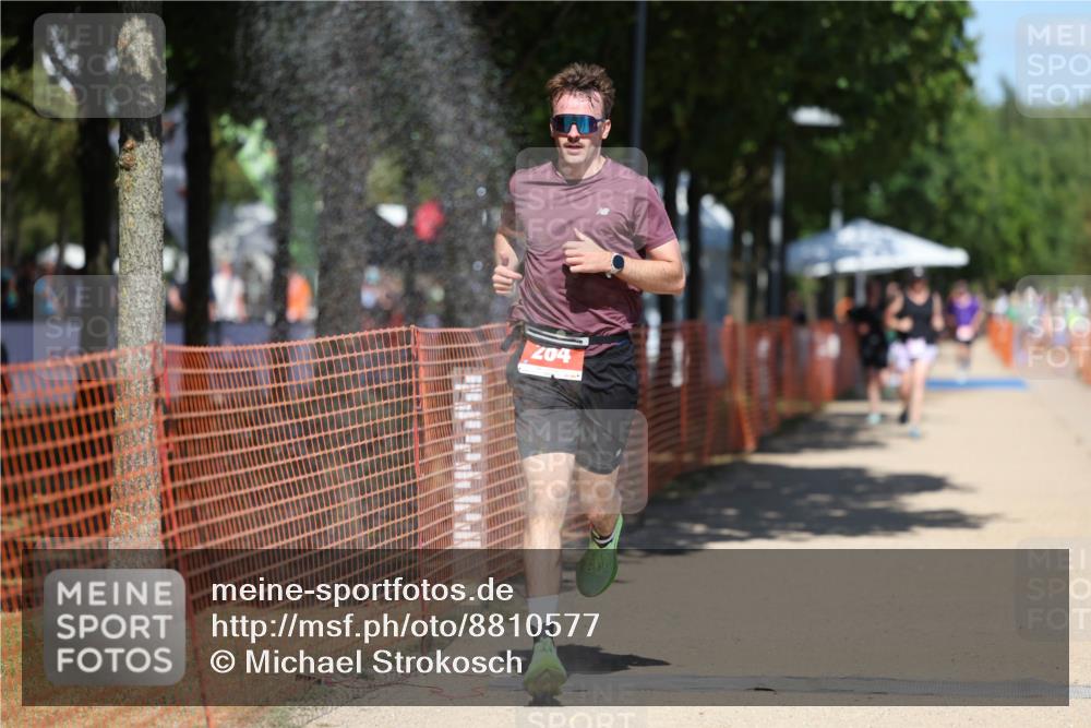07.09.2025 - 19. Norderstedt Triathlon Michael Strokosch http://msf.ph/oto/8810577 07.09.2025 13:26:28 Laufen 264 meine-sportfotos.de