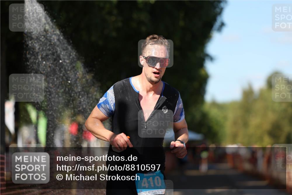 07.09.2025 - 19. Norderstedt Triathlon Michael Strokosch http://msf.ph/oto/8810597 07.09.2025 15:18:45 Laufen 374, 410 meine-sportfotos.de