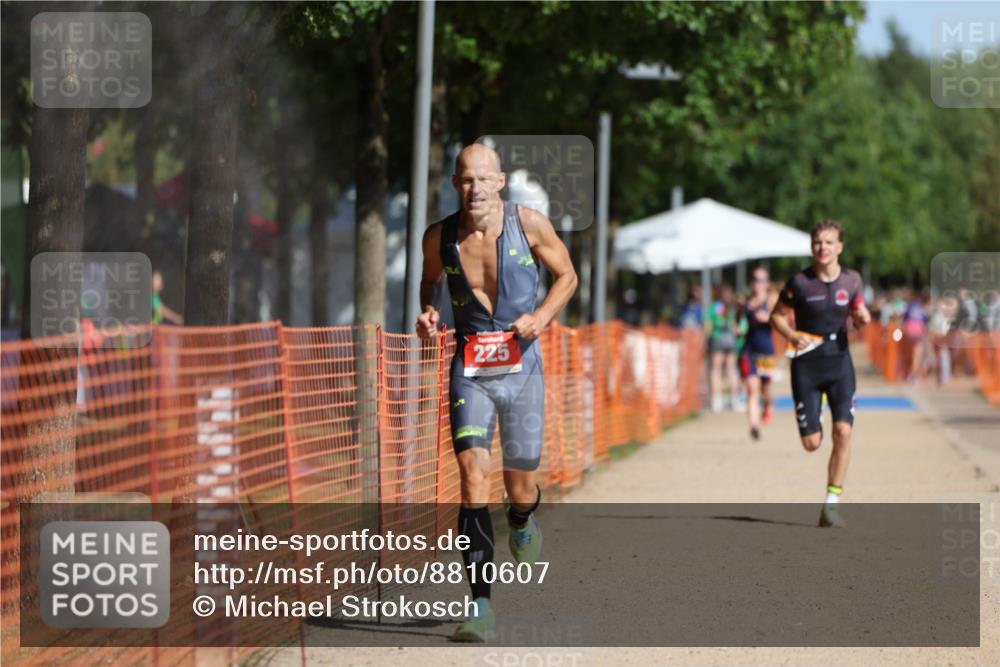 07.09.2025 - 19. Norderstedt Triathlon Michael Strokosch http://msf.ph/oto/8810607 07.09.2025 11:39:30 Laufen 225, 1156 meine-sportfotos.de