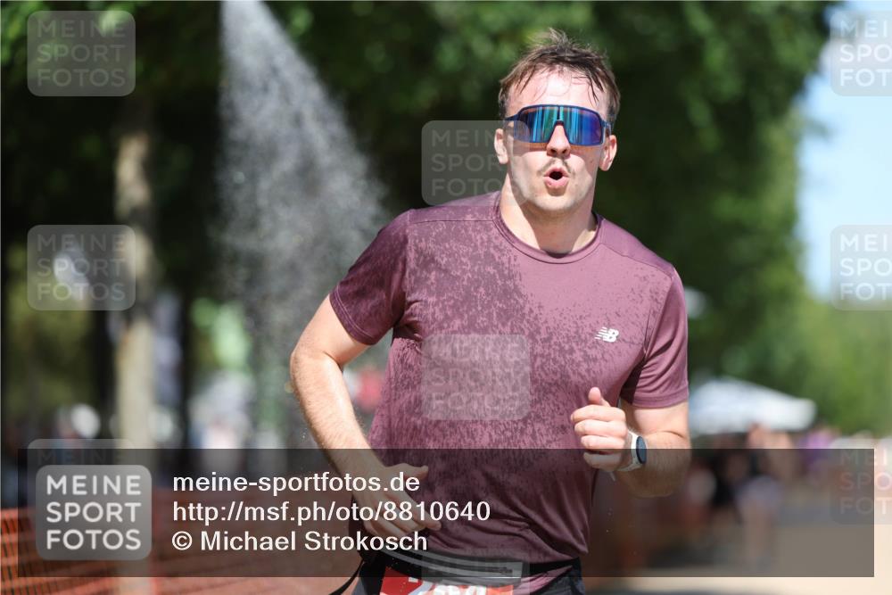 07.09.2025 - 19. Norderstedt Triathlon Michael Strokosch http://msf.ph/oto/8810640 07.09.2025 13:26:30 Laufen 264 meine-sportfotos.de