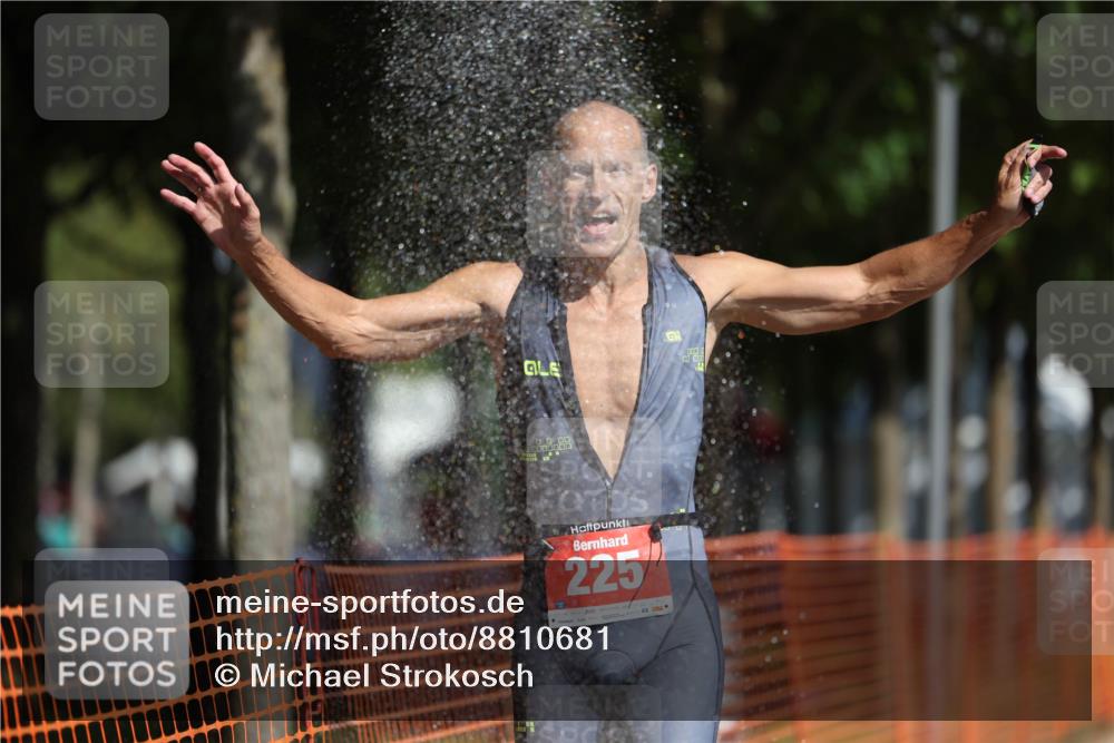 07.09.2025 - 19. Norderstedt Triathlon Michael Strokosch http://msf.ph/oto/8810681 07.09.2025 11:39:33 Laufen 225, 1156 meine-sportfotos.de