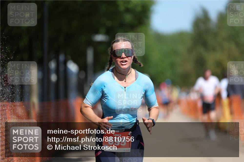 07.09.2025 - 19. Norderstedt Triathlon Michael Strokosch http://msf.ph/oto/8810756 07.09.2025 12:49:13 Laufen 699, 737 meine-sportfotos.de