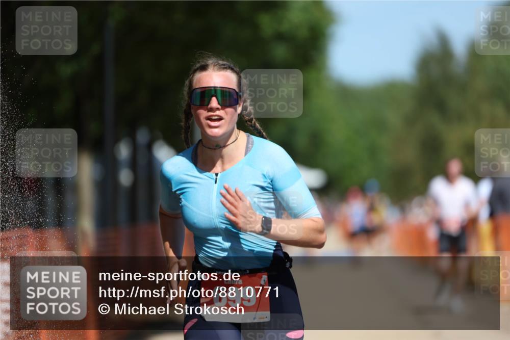 07.09.2025 - 19. Norderstedt Triathlon Michael Strokosch http://msf.ph/oto/8810771 07.09.2025 12:49:14 Laufen 699, 737 meine-sportfotos.de