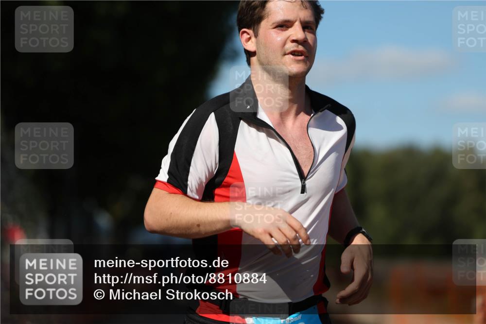 07.09.2025 - 19. Norderstedt Triathlon Michael Strokosch http://msf.ph/oto/8810884 07.09.2025 15:19:37 Laufen 863, 1434 meine-sportfotos.de