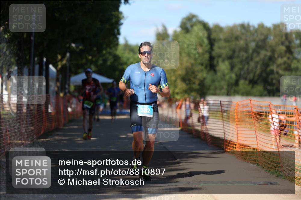 07.09.2025 - 19. Norderstedt Triathlon Michael Strokosch http://msf.ph/oto/8810897 07.09.2025 15:19:46 Laufen 382, 959 meine-sportfotos.de