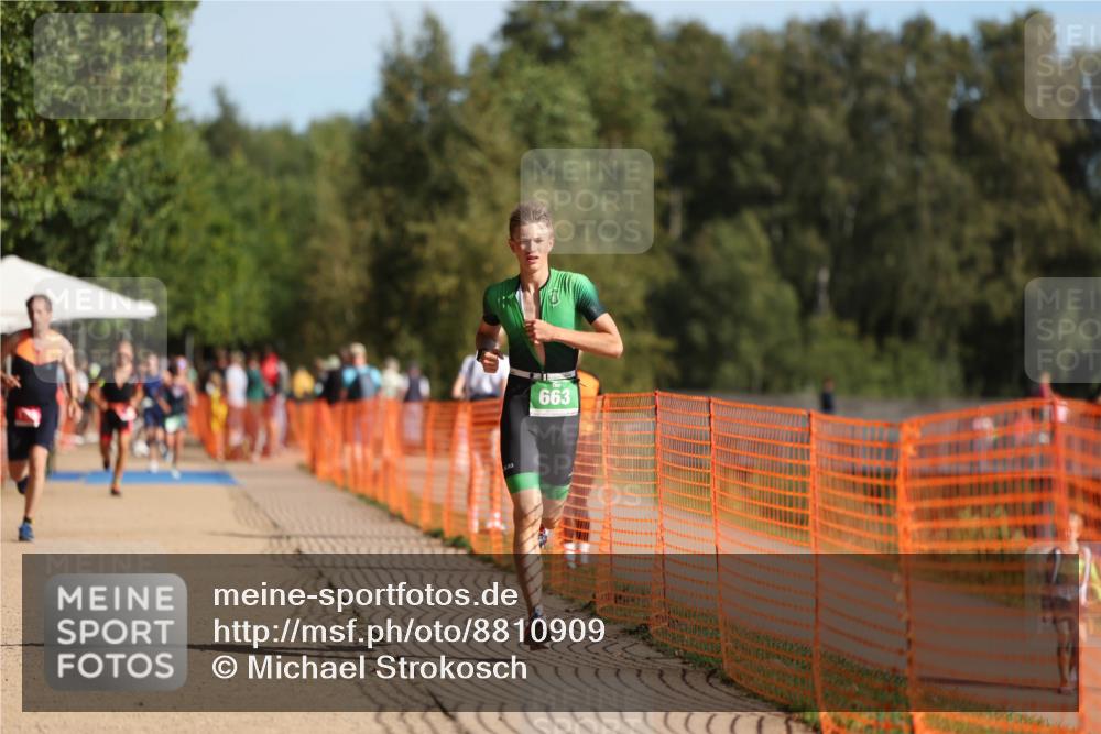 07.09.2025 - 19. Norderstedt Triathlon Michael Strokosch http://msf.ph/oto/8810909 07.09.2025 10:41:32 Laufen 655, 663 meine-sportfotos.de