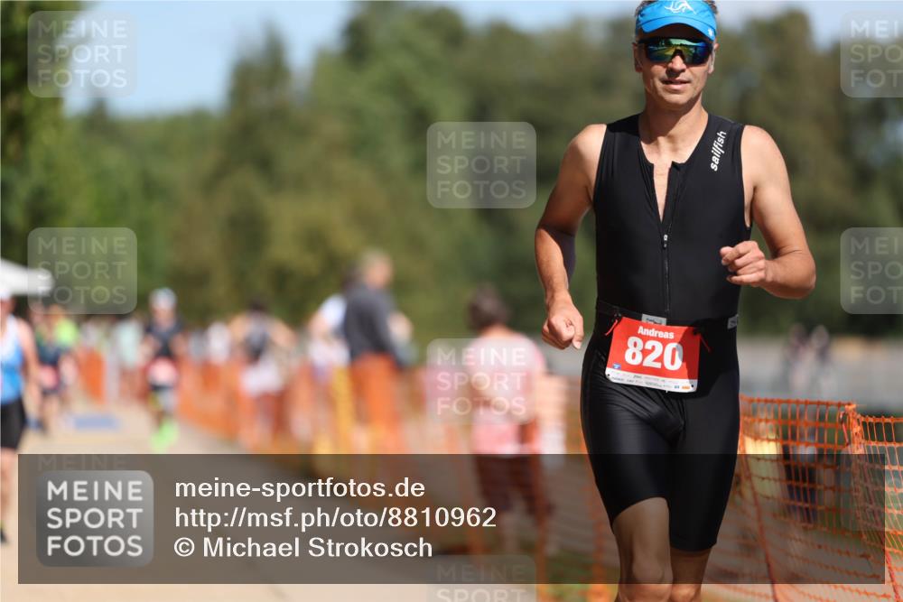 07.09.2025 - 19. Norderstedt Triathlon Michael Strokosch http://msf.ph/oto/8810962 07.09.2025 12:49:27 Laufen 202, 779, 820, 1369 meine-sportfotos.de