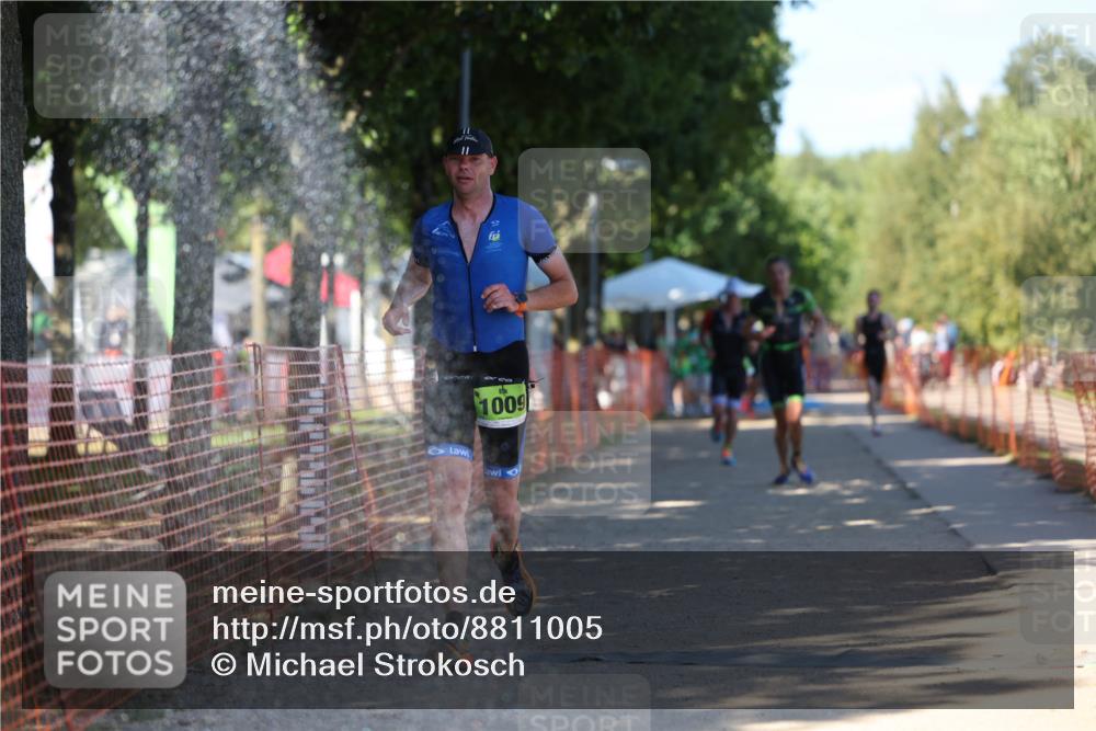 07.09.2025 - 19. Norderstedt Triathlon Michael Strokosch http://msf.ph/oto/8811005 07.09.2025 15:19:58 Laufen 900, 971, 1002, 1009 meine-sportfotos.de