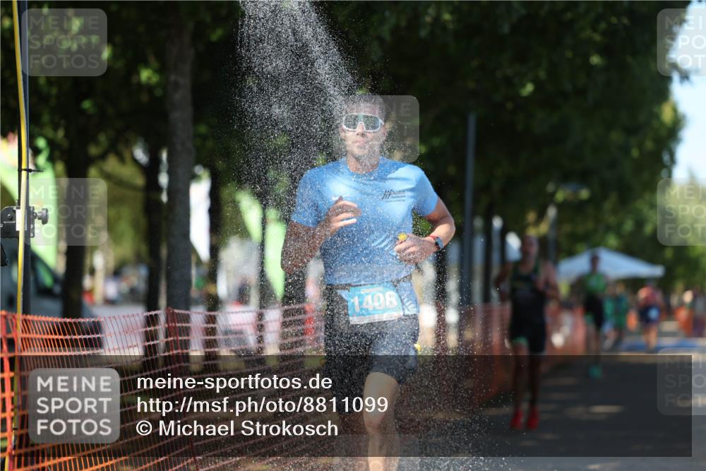 07.09.2025 - 19. Norderstedt Triathlon Michael Strokosch http://msf.ph/oto/8811099 07.09.2025 15:20:08 Laufen 900, 971, 1002, 1408 meine-sportfotos.de