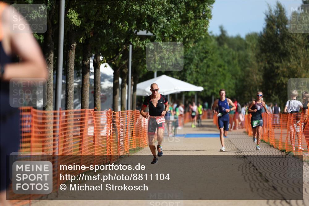 07.09.2025 - 19. Norderstedt Triathlon Michael Strokosch http://msf.ph/oto/8811104 07.09.2025 10:41:40 Laufen 663, 1132, 1148 meine-sportfotos.de