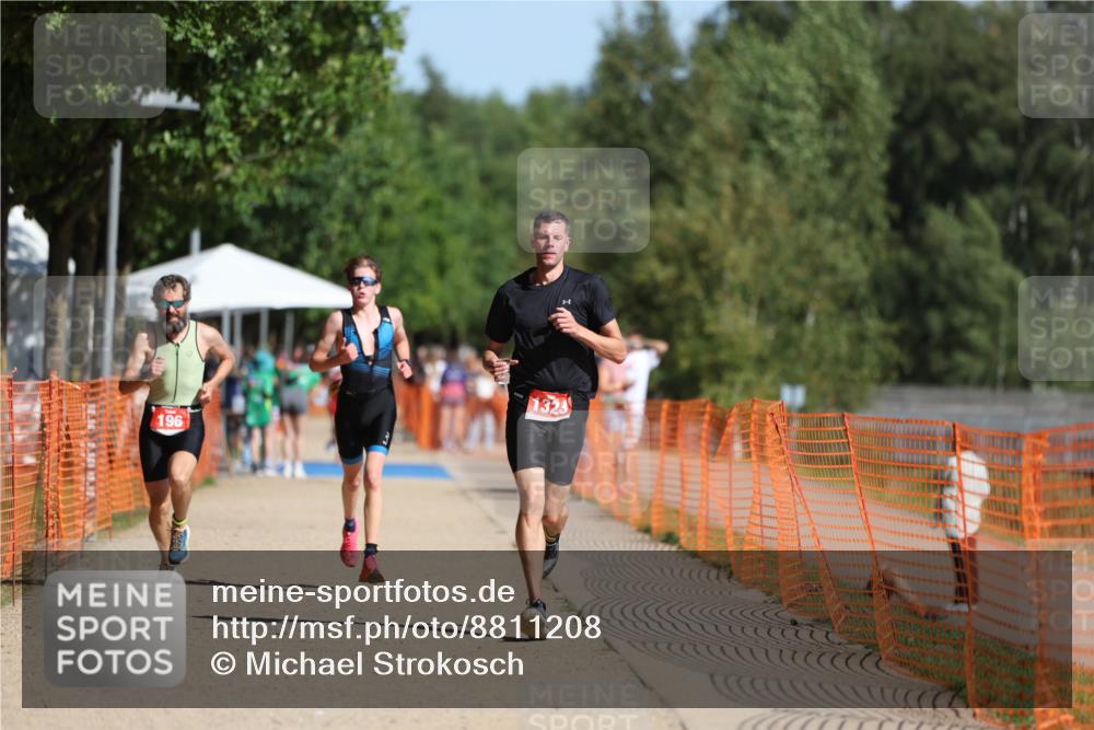 07.09.2025 - 19. Norderstedt Triathlon Michael Strokosch http://msf.ph/oto/8811208 07.09.2025 11:40:08 Laufen 196, 1171, 1323 meine-sportfotos.de