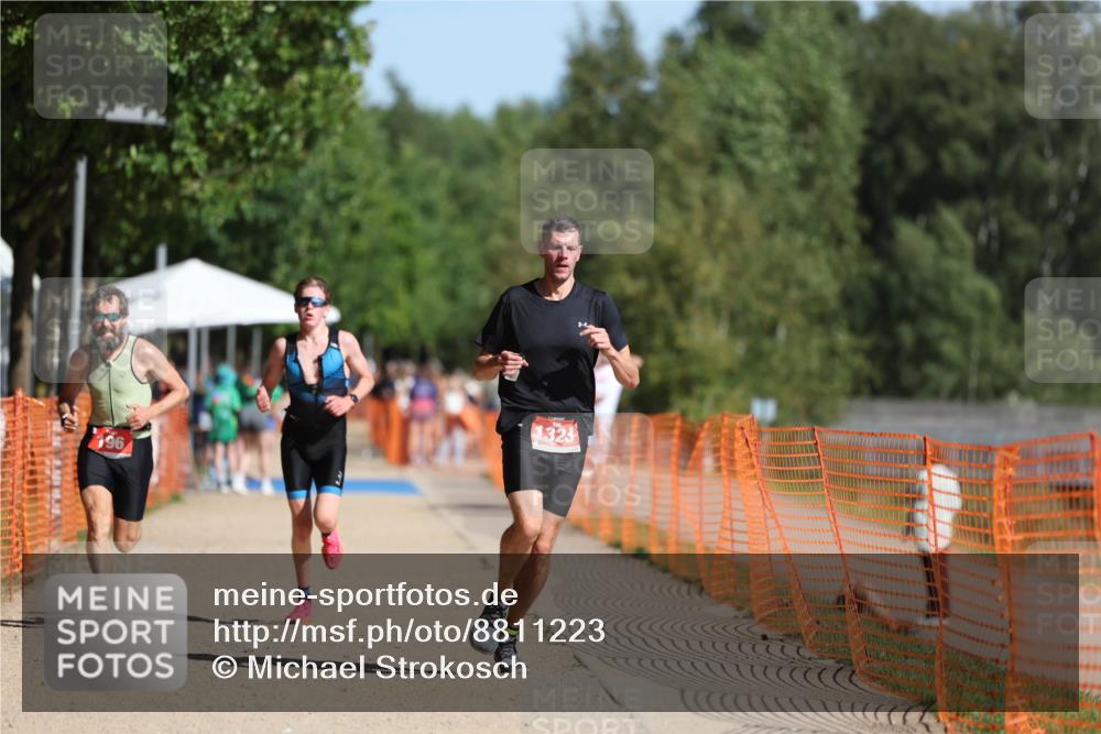07.09.2025 - 19. Norderstedt Triathlon Michael Strokosch http://msf.ph/oto/8811223 07.09.2025 11:40:08 Laufen 196, 1171, 1323 meine-sportfotos.de