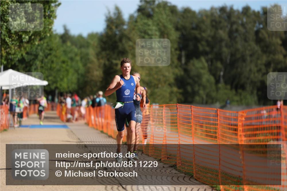 07.09.2025 - 19. Norderstedt Triathlon Michael Strokosch http://msf.ph/oto/8811229 07.09.2025 10:41:45 Laufen 657, 673, 1132, 1148 meine-sportfotos.de