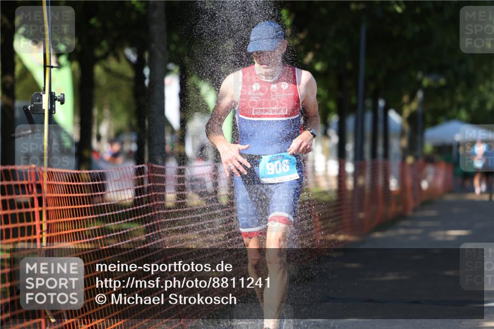 07.09.2025 - 19. Norderstedt Triathlon Michael Strokosch http://msf.ph/oto/8811241 07.09.2025 15:20:24 Laufen 393, 908, 1456 meine-sportfotos.de